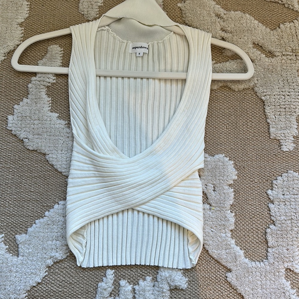 Revolve top - Picture 2 of 4